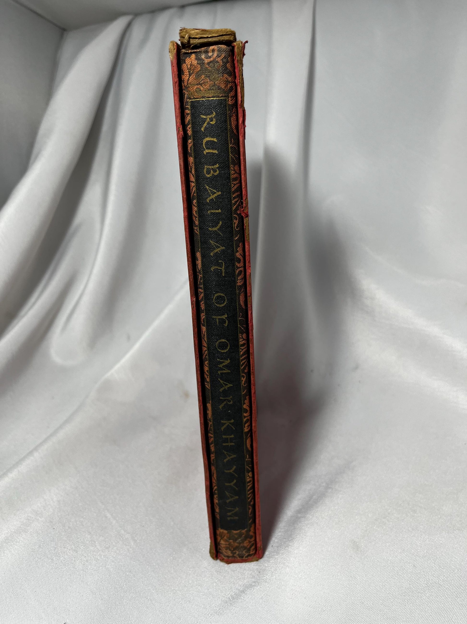 Rubáiyát of Omar Khayyám 1947 Hardcover, Edward FitzGerald Translation, English US Edition, 13th Century Poetry