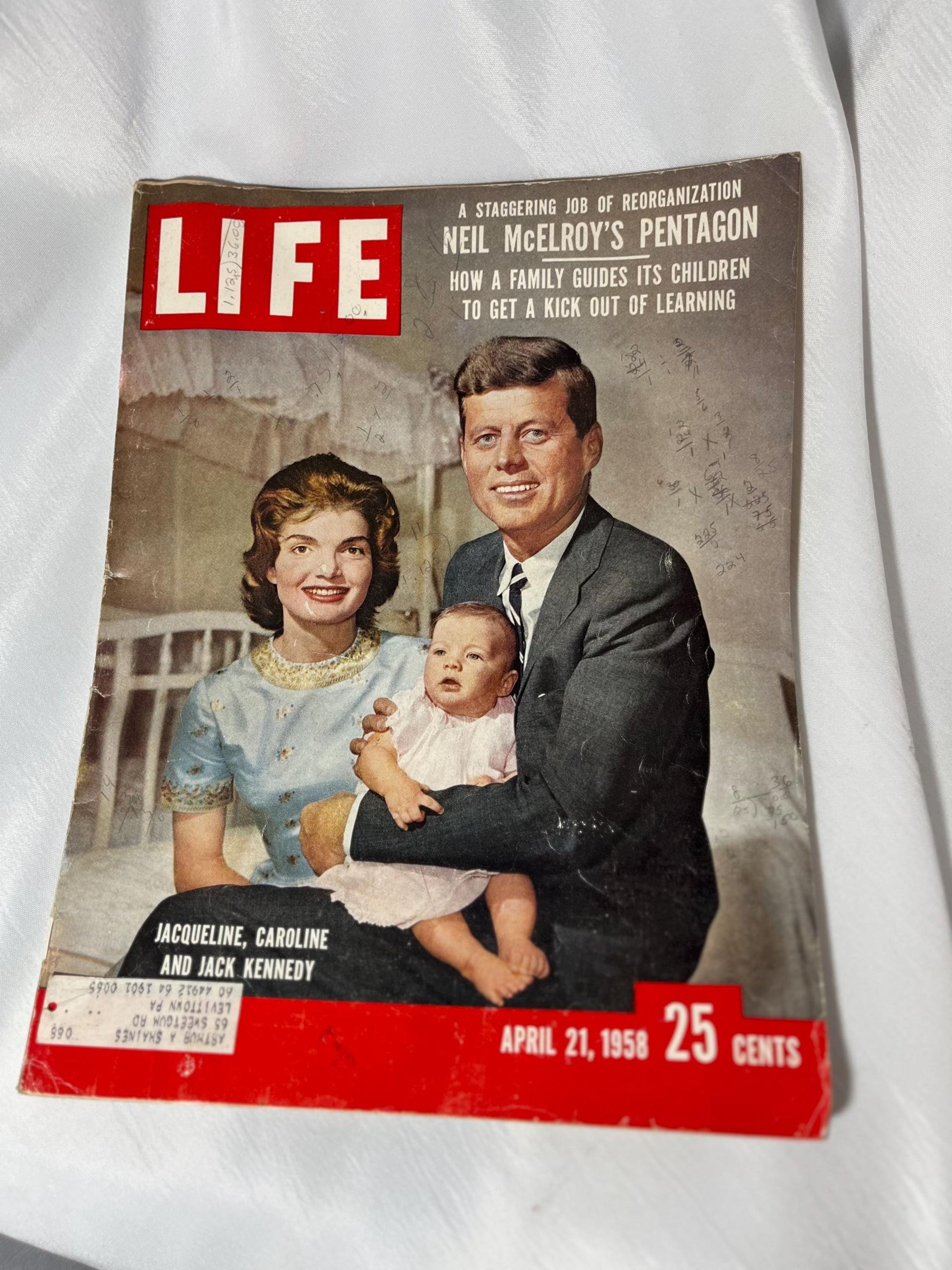 Life Magazine April 21, 1958 Kennedy Family Cover, John F. Kennedy, Jacqueline Kennedy, Caroline Kennedy, 50s Memorabilia