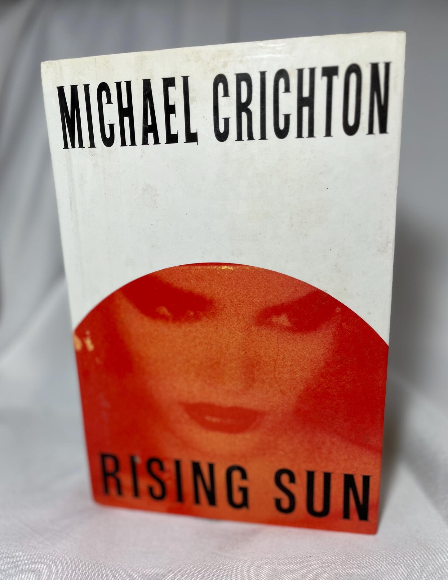 1992 "Rising Sun" by Michael Crichton Hardcover, First Edition Crime Novel Book