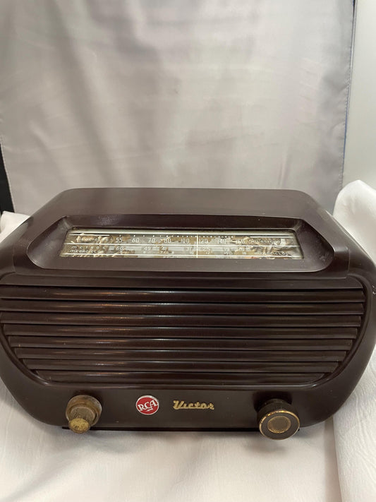 vintage RCA Victor Model Q521 American made Radio