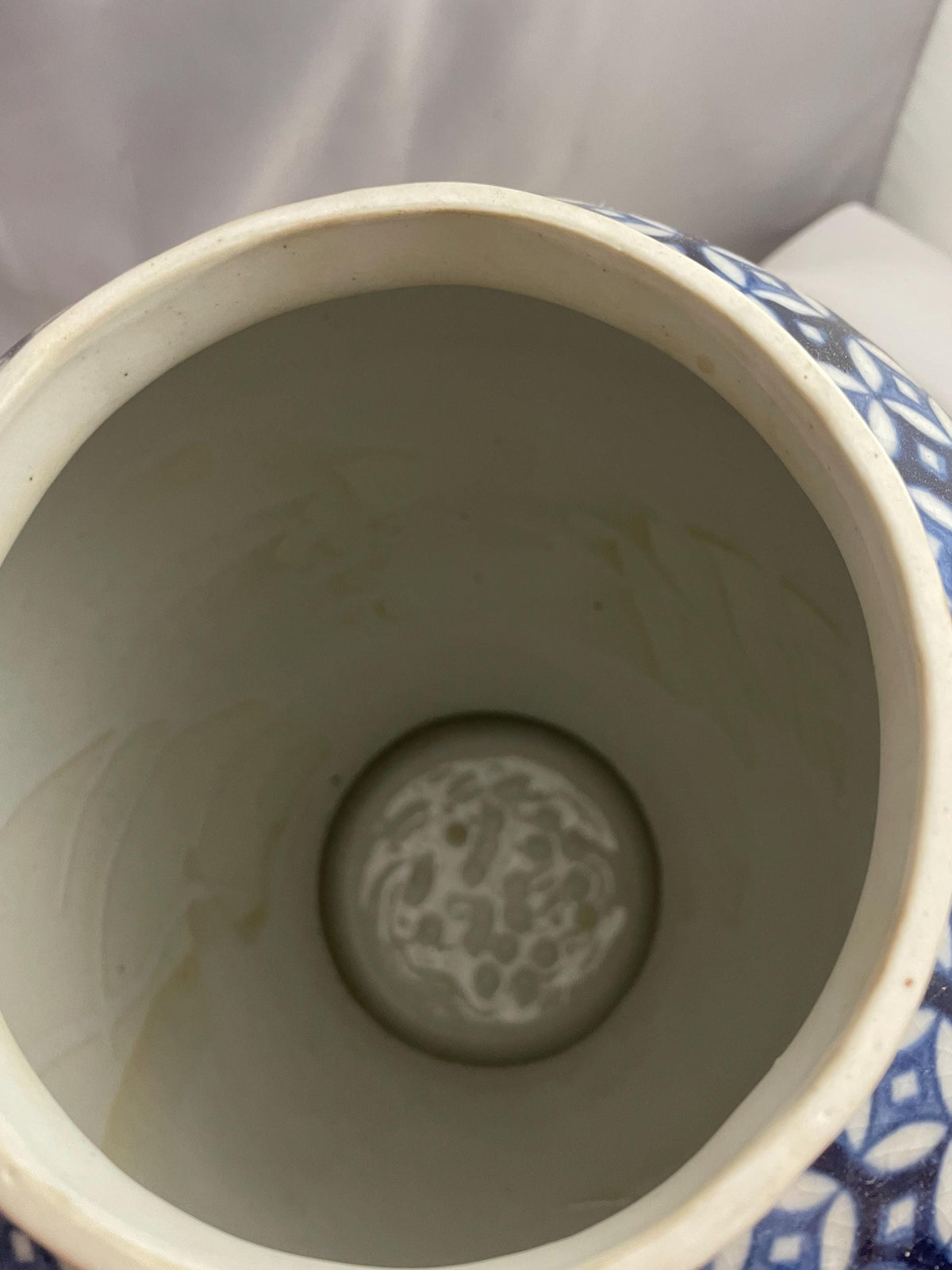 Blue and White Porcelain Royal Oriental Hand painted Vase/urn