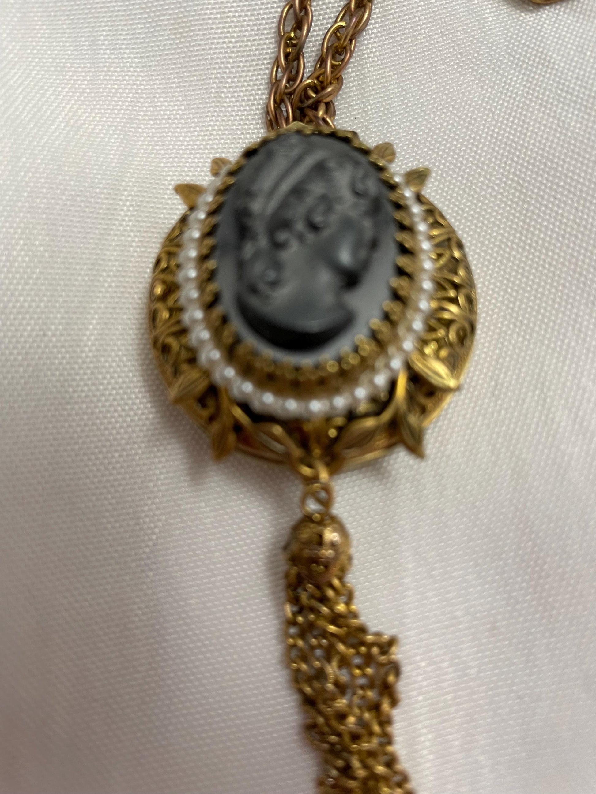 Vintage Lucerne Heritage Pendant Watch/Necklace Cameo look. In working condition.