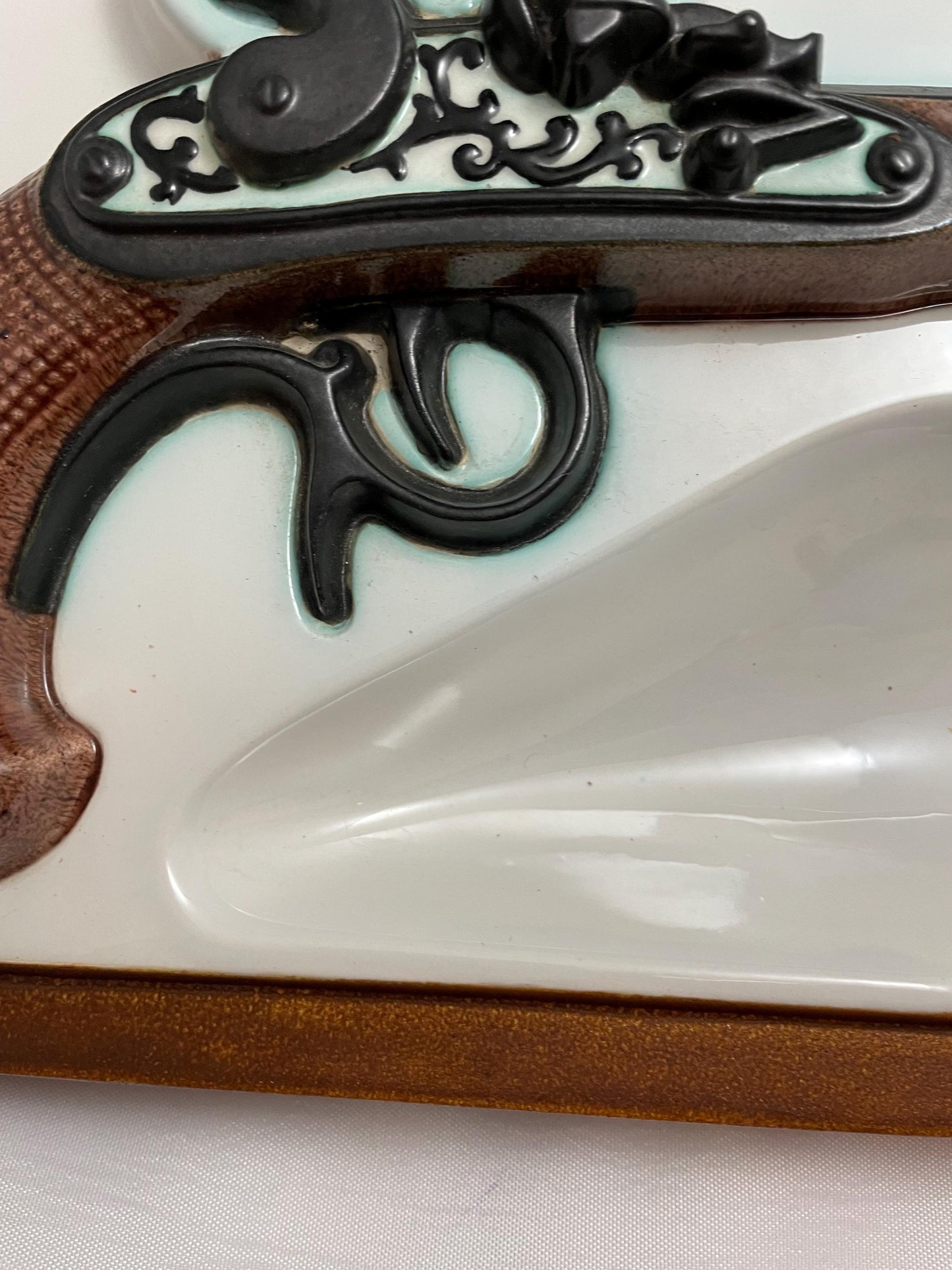 Vintage Atlantic Mold Ceramic Musket Design Ashtray.