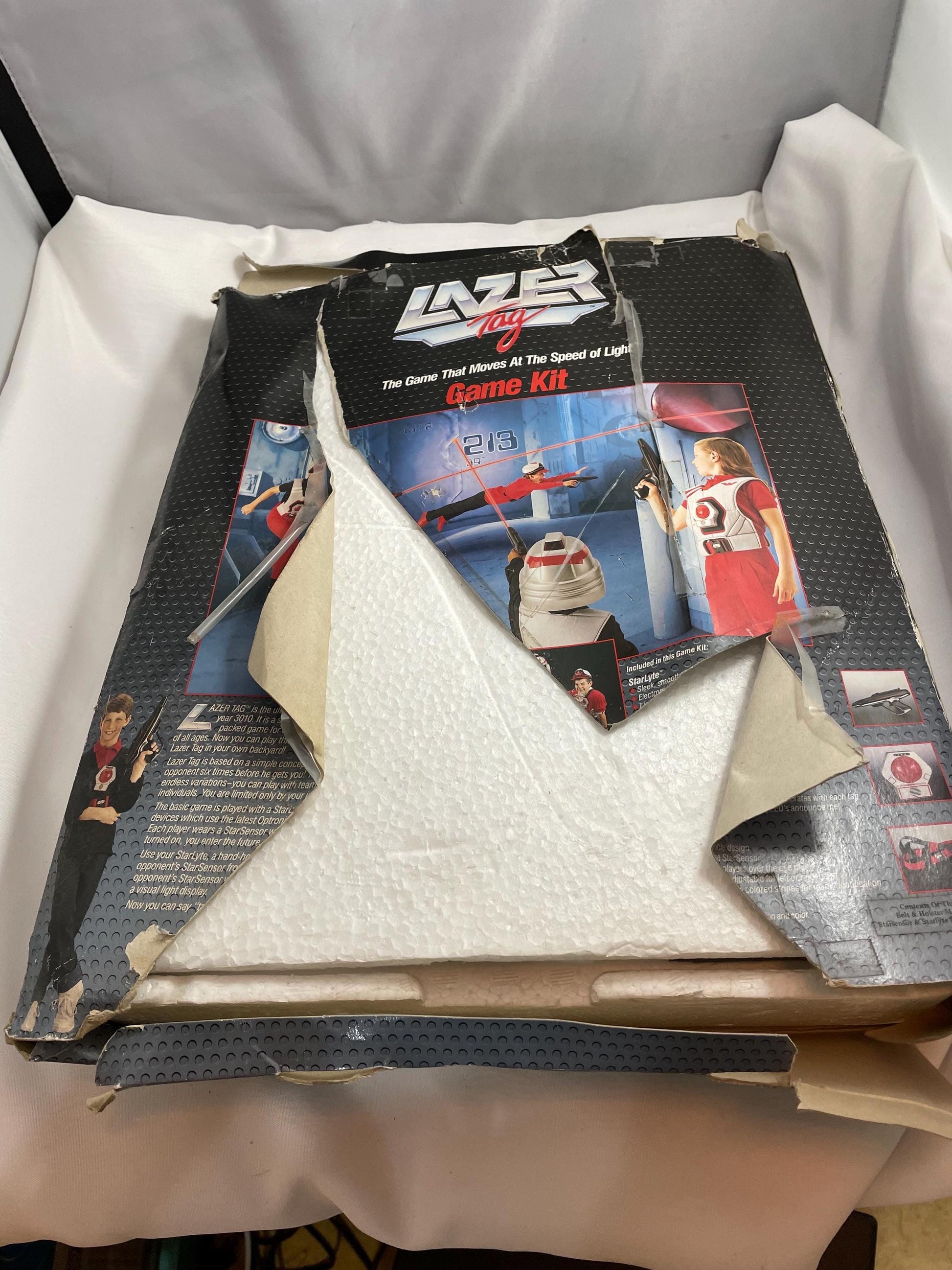 1986 WoW Worlds of Wonder Lazer Tag Game Kit. Original box in very poor condition.