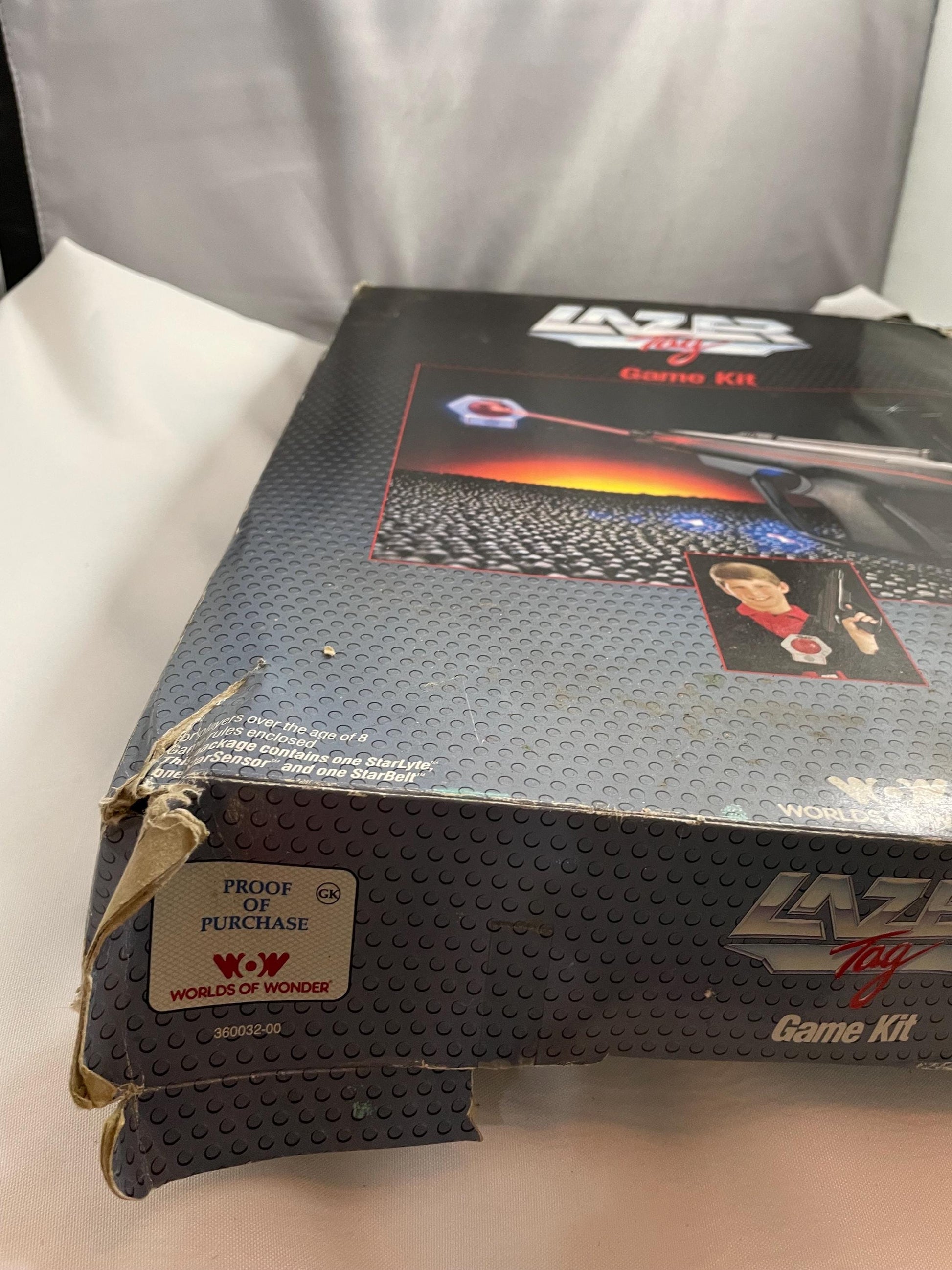 1986 WoW Worlds of Wonder Lazer Tag Game Kit. Original box in very poor condition.