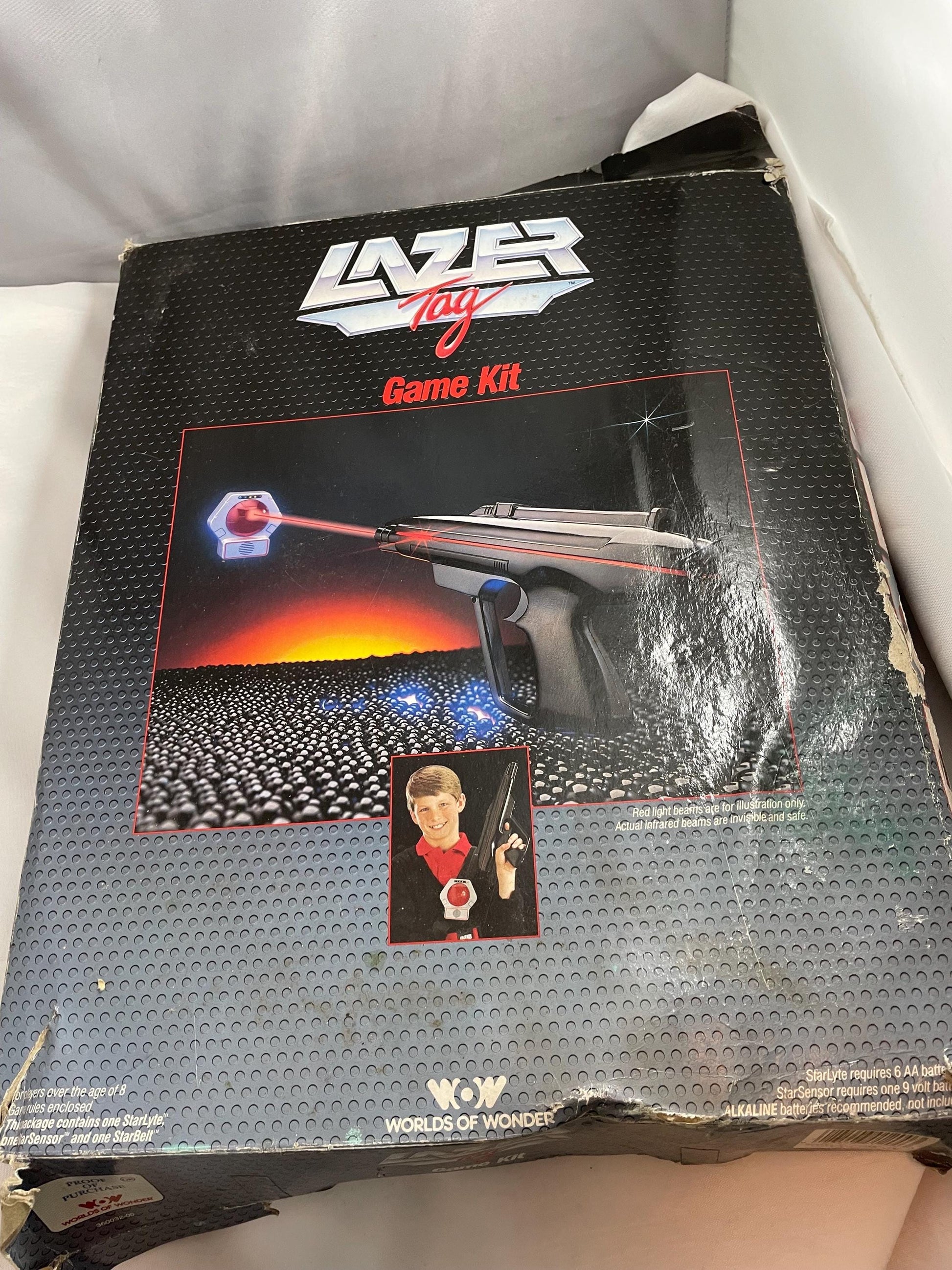 1986 WoW Worlds of Wonder Lazer Tag Game Kit. Original box in very poor condition.