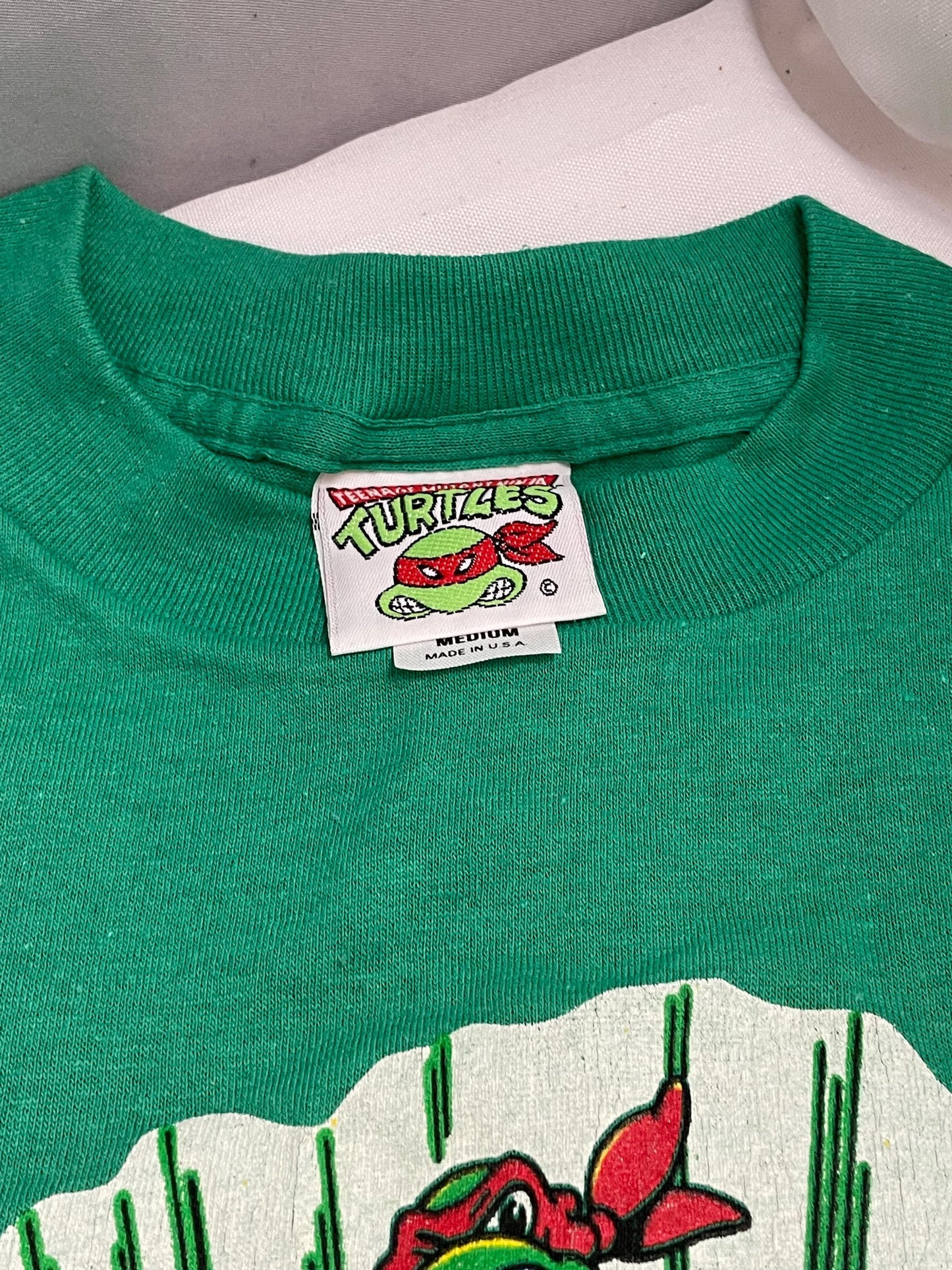 Teenage Mutant Ninja Turtles Collectible T shirt. child medium.