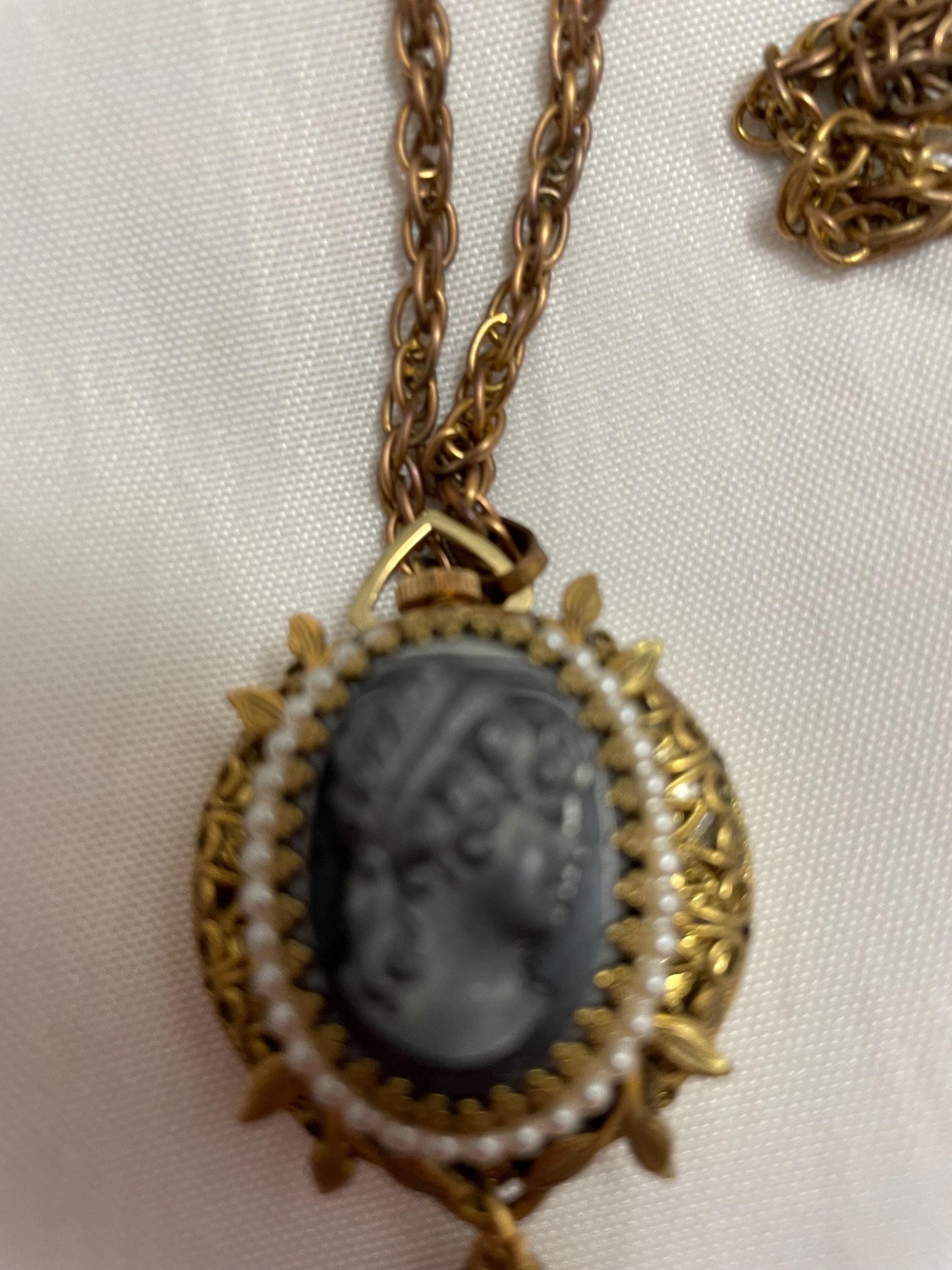 Vintage Lucerne Heritage Pendant Watch/Necklace Cameo look. In working condition.