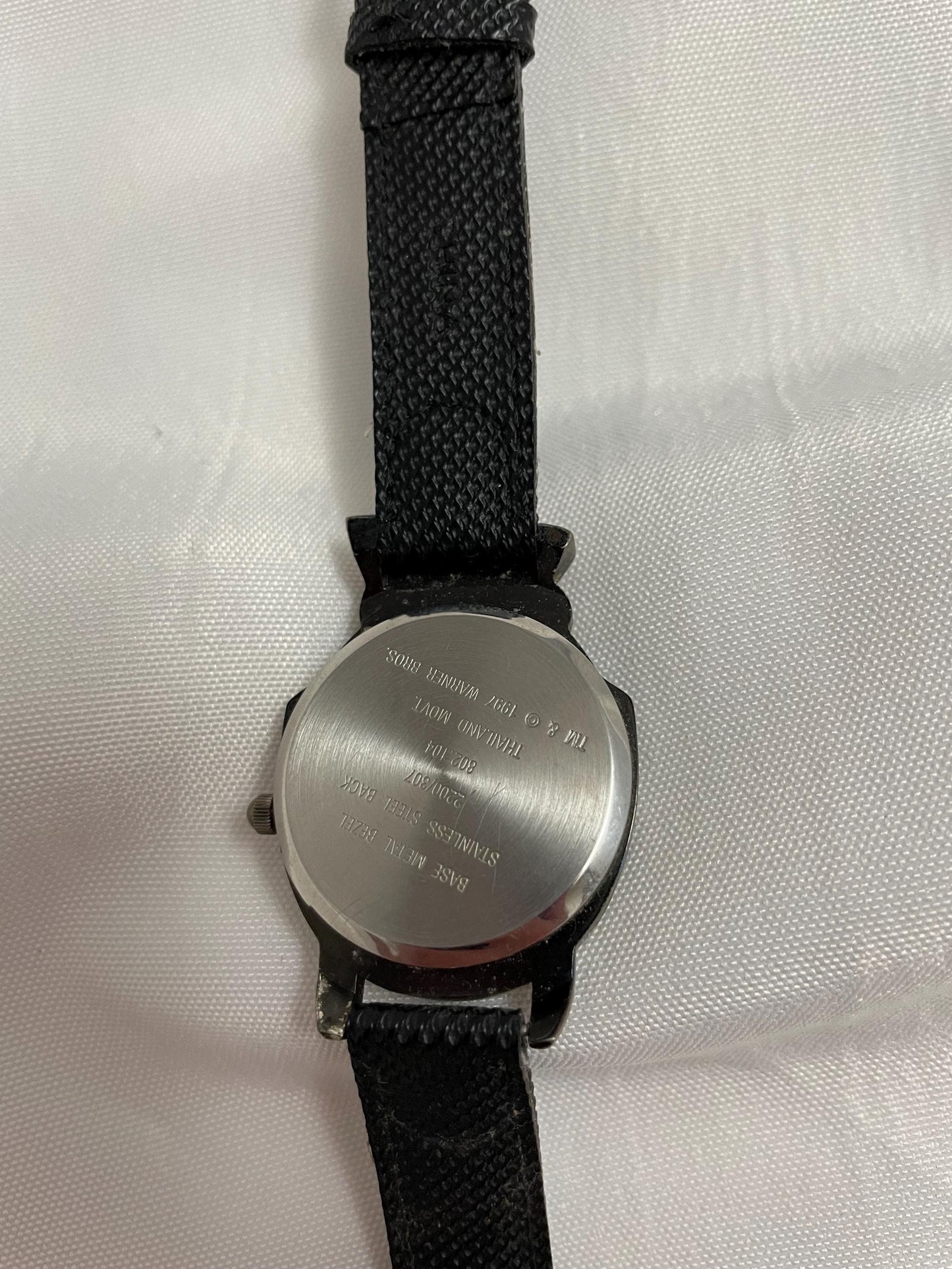 1997 Warner Bros. Looney Tunes Marvin the Martian Helmet wrist watch in working condition.