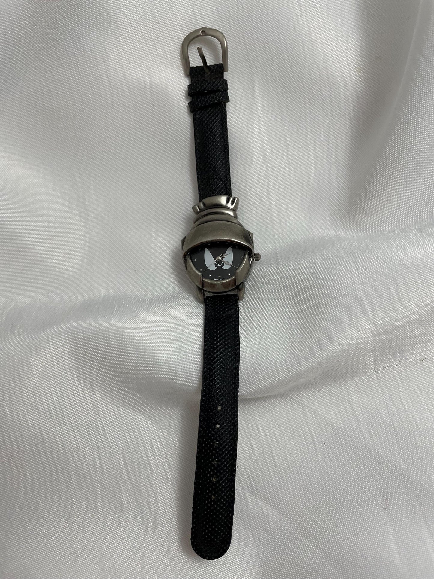 1997 Warner Bros. Looney Tunes Marvin the Martian Helmet wrist watch in working condition.