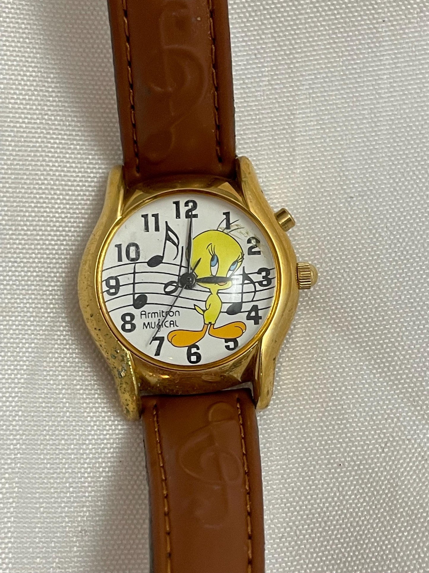 Vintage collectible Looney Tunes Tweety Bird Musical Looney Tunes Logo, leather wristband watch.