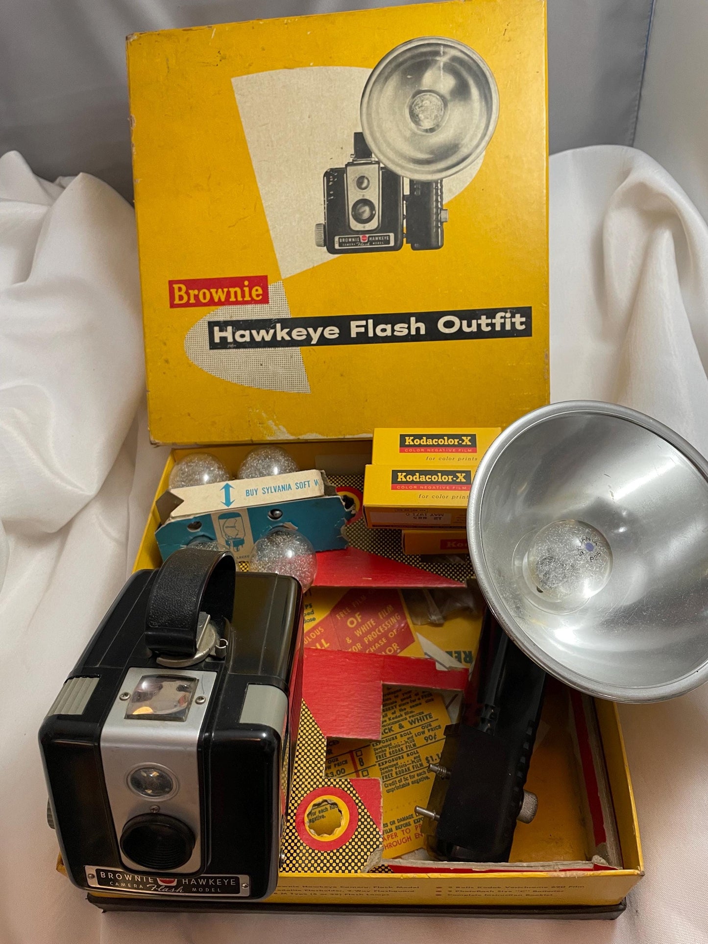 Vintage Kodak Brownie Hawkeye camera. In its original box. Flash Model. Extra Bulbs and Film included.