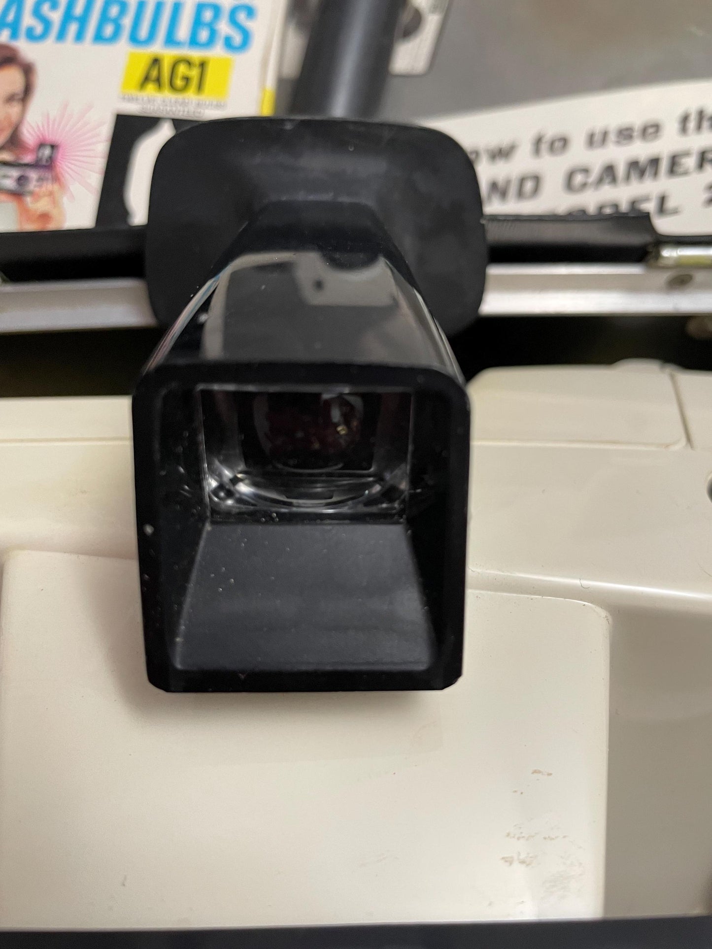 Vintage Polaroid Swinger model 20 Land camera w/ case, instructions and extra flashbulbs.