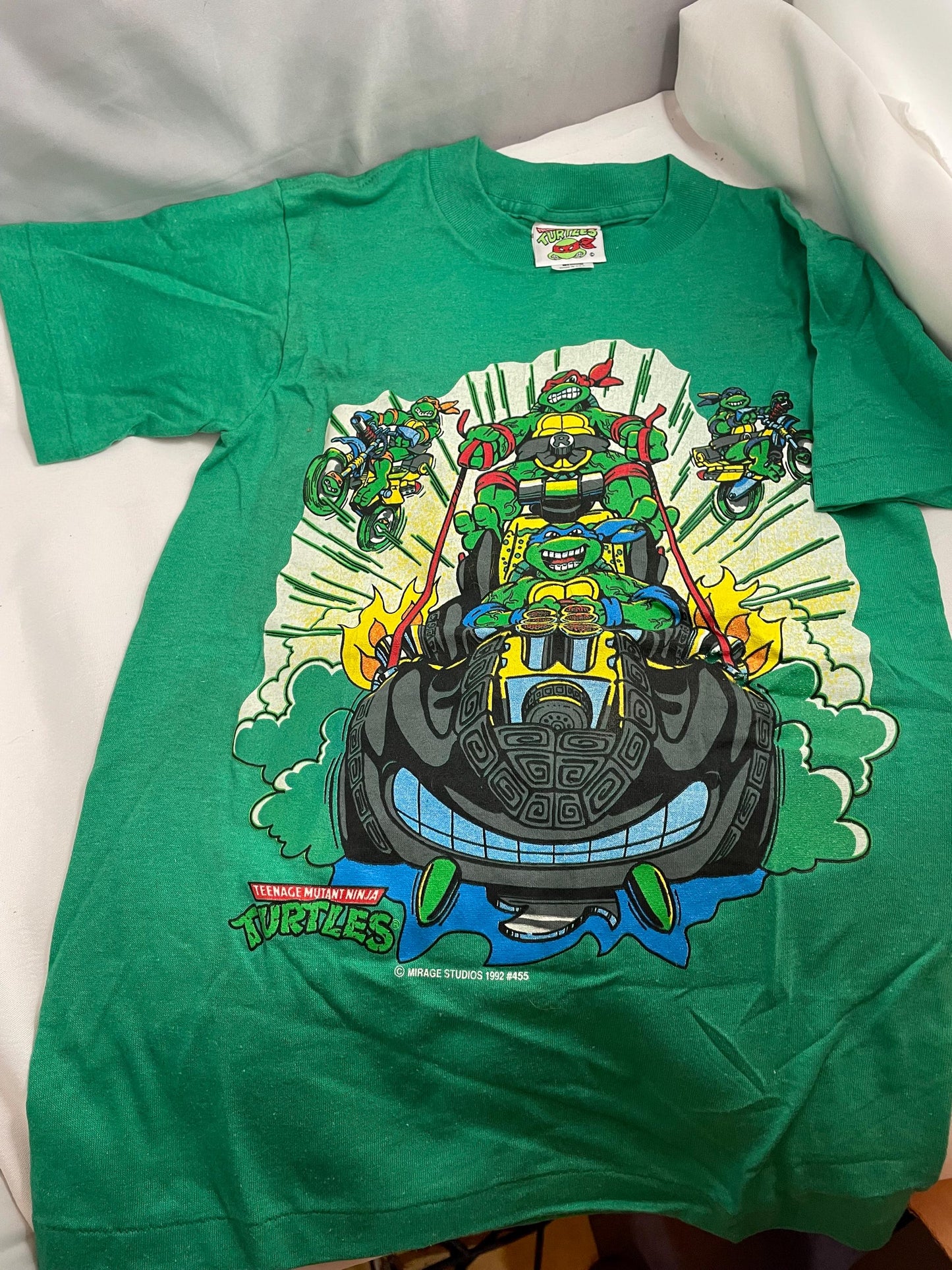 Teenage Mutant Ninja Turtles Collectible T shirt. child medium.