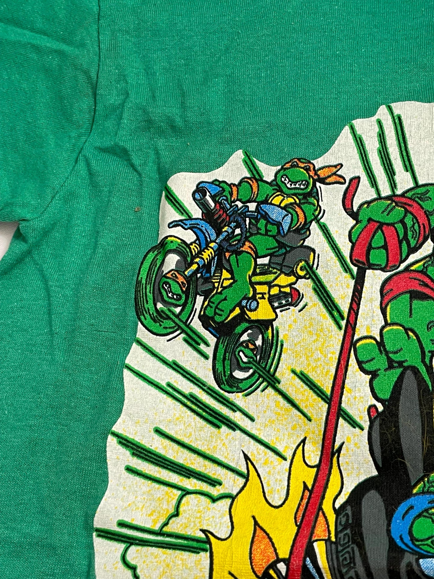 Teenage Mutant Ninja Turtles Collectible T shirt. child medium.