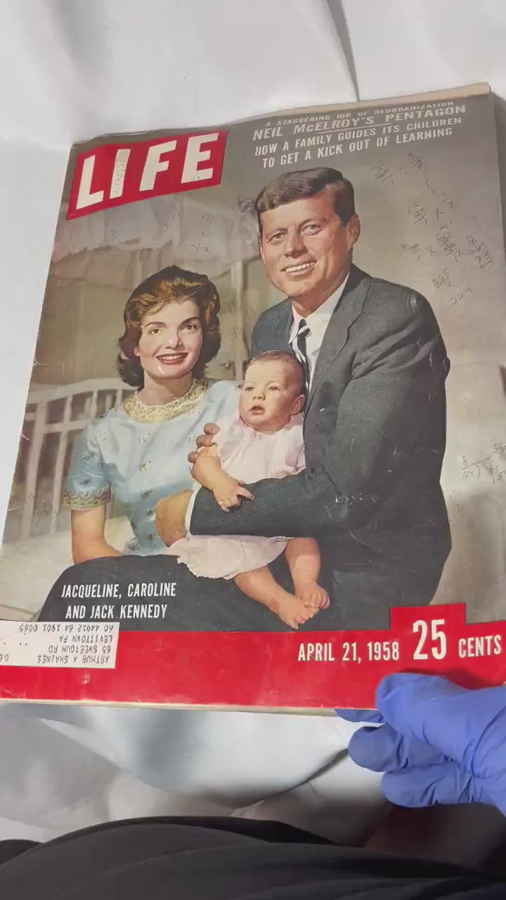 Life Magazine April 21, 1958 Kennedy Family Cover, John F. Kennedy, Jacqueline Kennedy, Caroline Kennedy, 50s Memorabilia