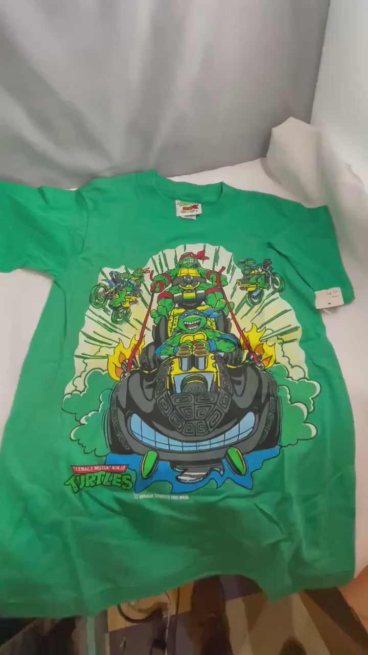 Teenage Mutant Ninja Turtles Collectible T shirt. child  medium.