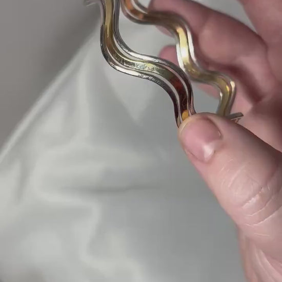 Avon Fashion Waves Bracelet in Silver Gold Tone, Trendy Bracelet, Adjustable Bangle, Fashion Accessory, Jewelry Gift