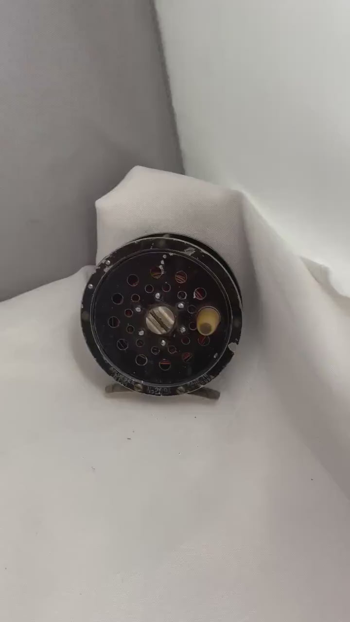 Vintage Pflueger Gem 2094 Fly fishing reel.